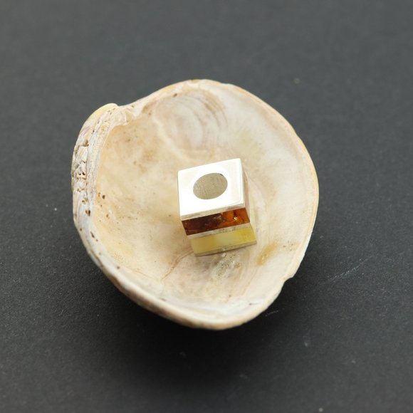 Sterling silver square charm with natural Baltic amber, silver charm - Picture 7 of 8